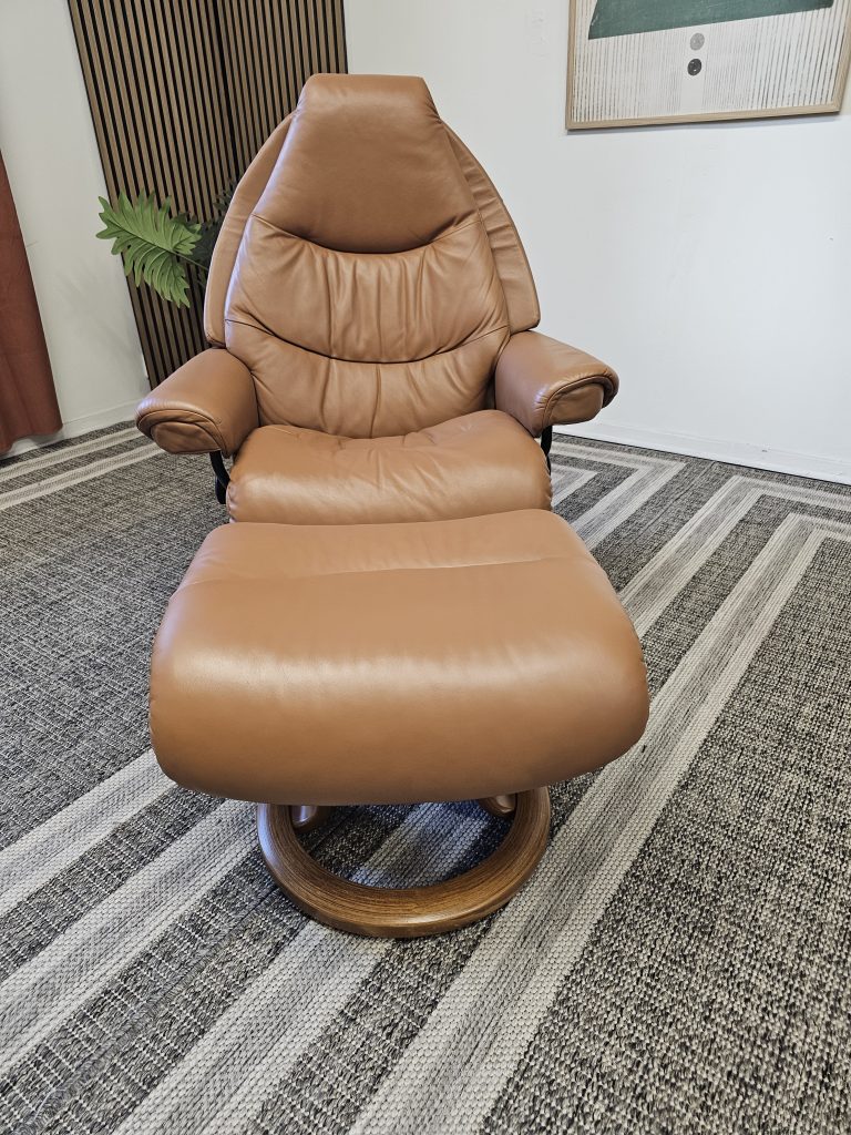 Stressless® Voyager lenestol med krakk