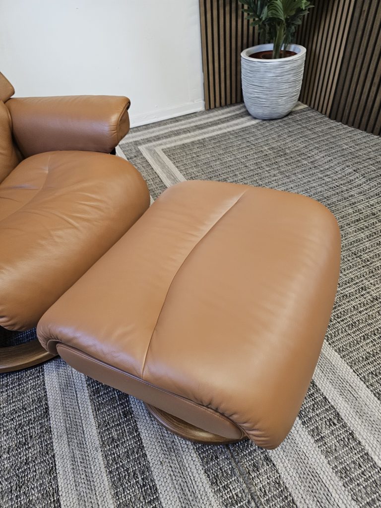Stressless® Voyager lenestol med krakk