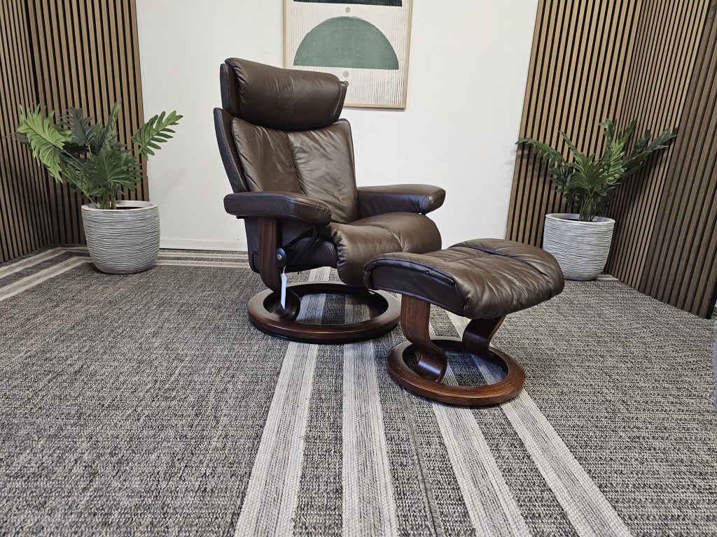 Stressless® Magic lenestol med krakk