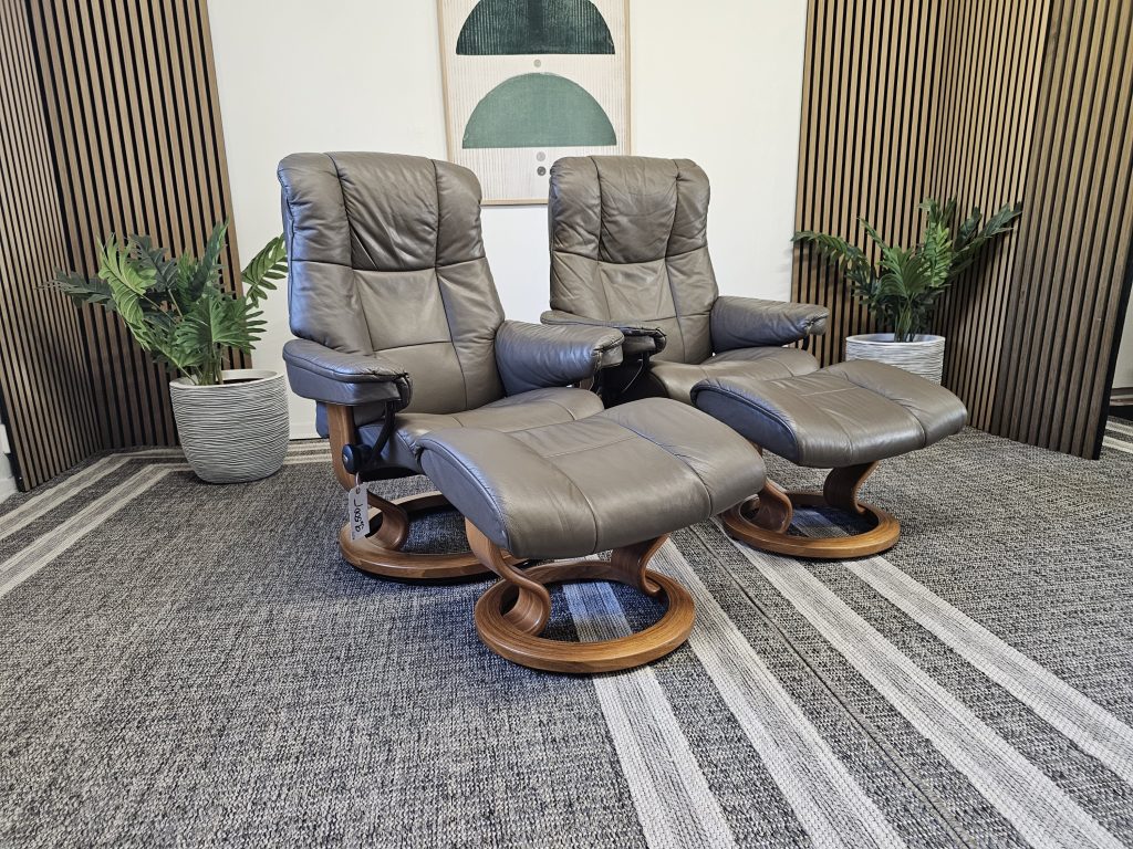 2 stk. Stressless® Mayfair lenestoler med krakk