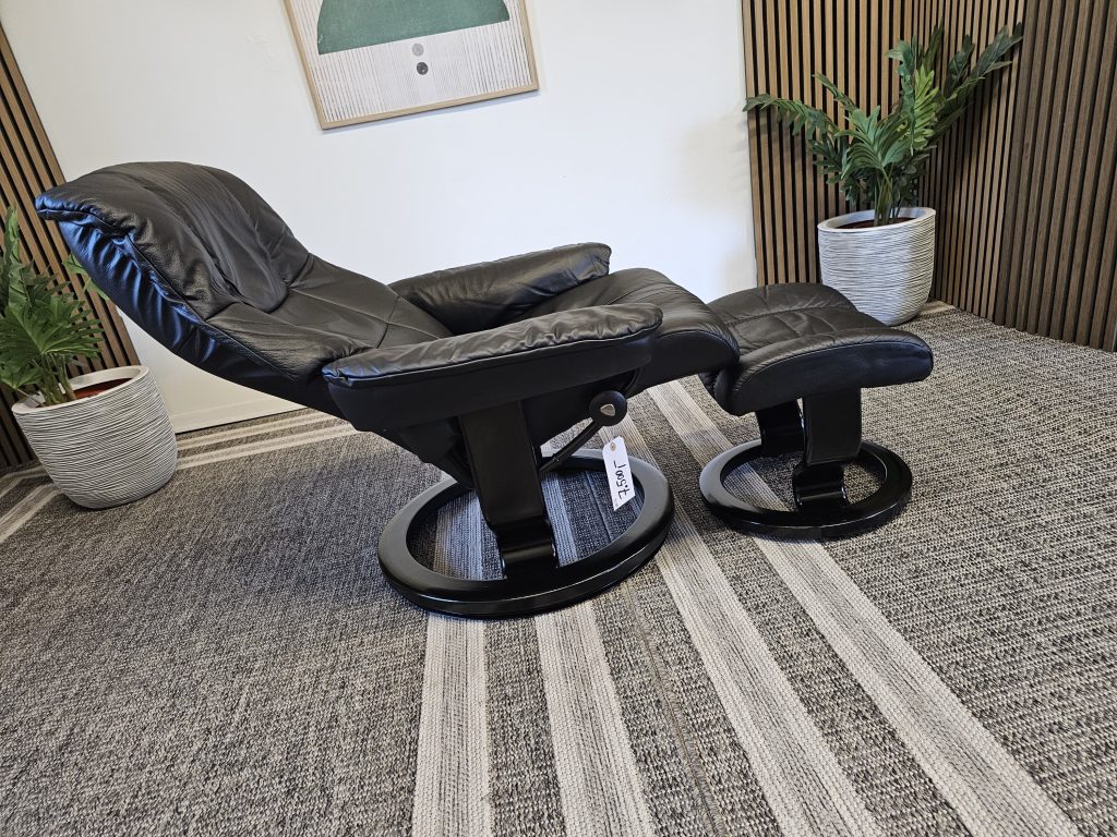 Stressless® Mayfair lenestol med krakk